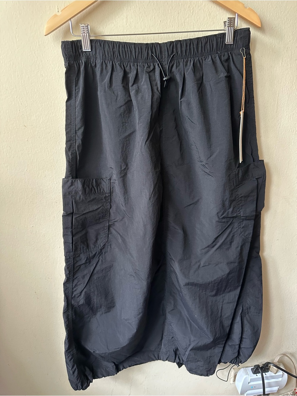 BNWTS women's Love tree Black Cargo Parachute skirt size Large